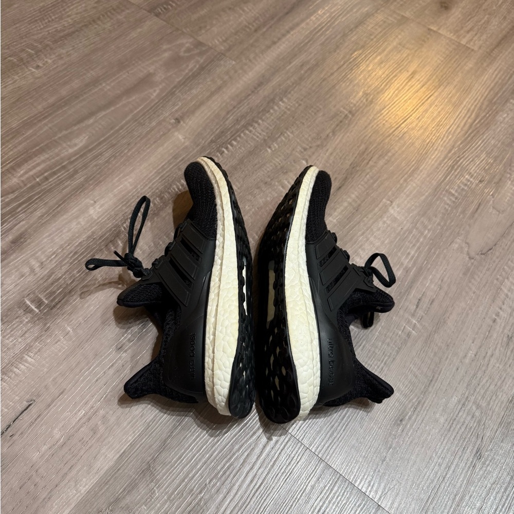Women’s Adidas Black and White Athletic Sneakers - Size 7 - Picture 5 of 6